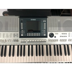 Yamaha PSR S710 usata