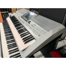 Yamaha PSR S710 usata