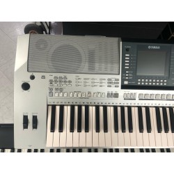 Yamaha PSR S710 usata