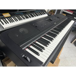 Yamaha DGX-670 Usata