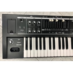 Roland VR09b Usata