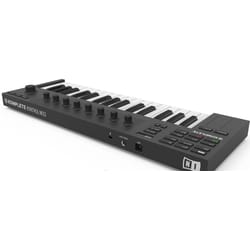 Native Instruments  M32
