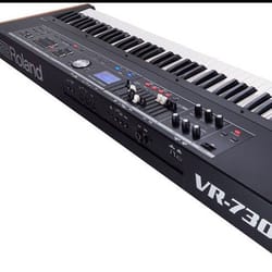 Roland VR730