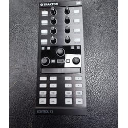 NATIVE INSTRUMENTS TRAKTOR X1 MK2 + BAG USATO