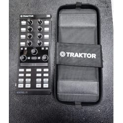 NATIVE INSTRUMENTS TRAKTOR X1 MK2 + BAG USATO