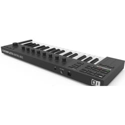 Native Instruments  M32 B-stock