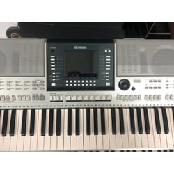 Yamaha PSR S710 usata