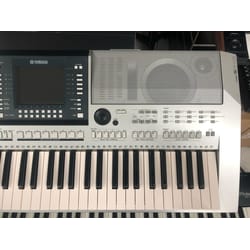 Yamaha PSR S710 usata
