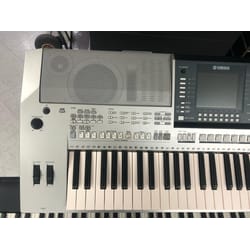Yamaha PSR S710 usata