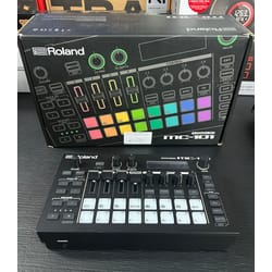 Roland MC-101 Groovebox