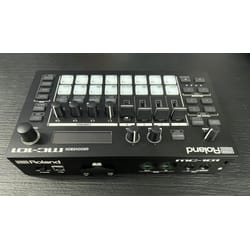 Roland MC-101 Groovebox