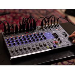 ZOOM LiveTrak L12next