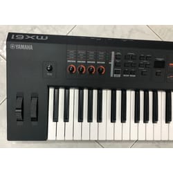 Yamaha MX61II Usata