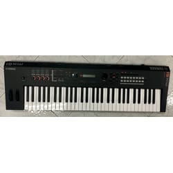 Yamaha MX61II Usata