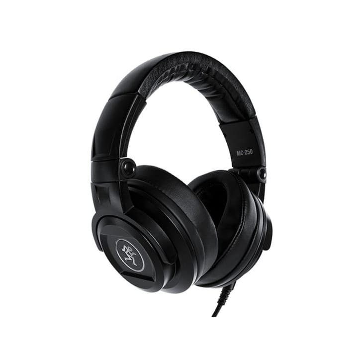 Mackie MC-250