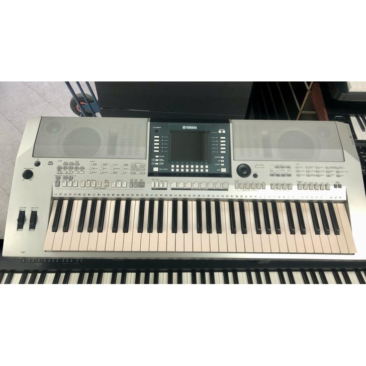 Yamaha PSR S710 usata