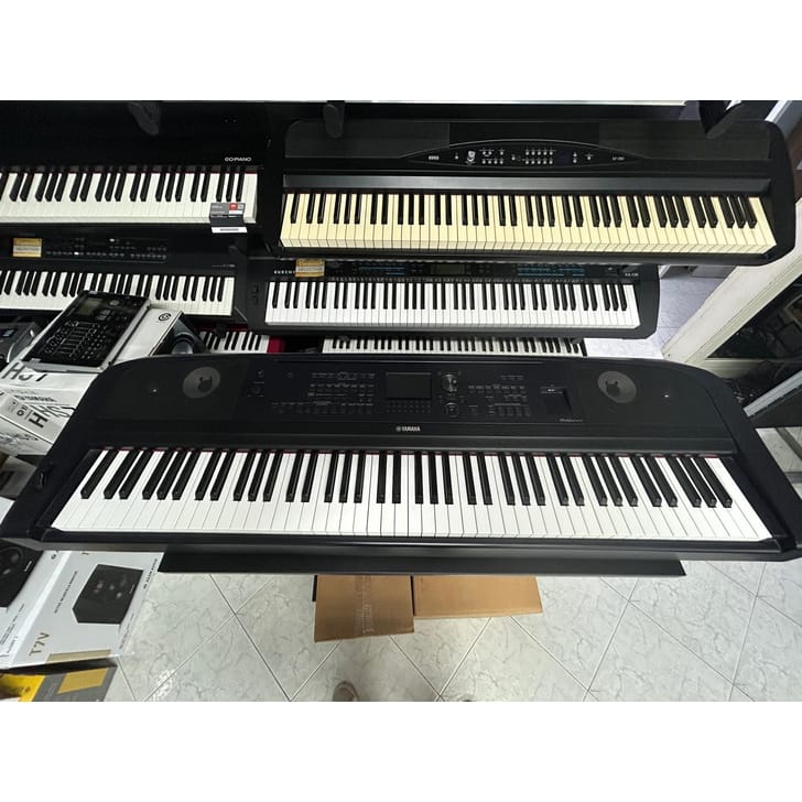 Yamaha DGX-670 Usata