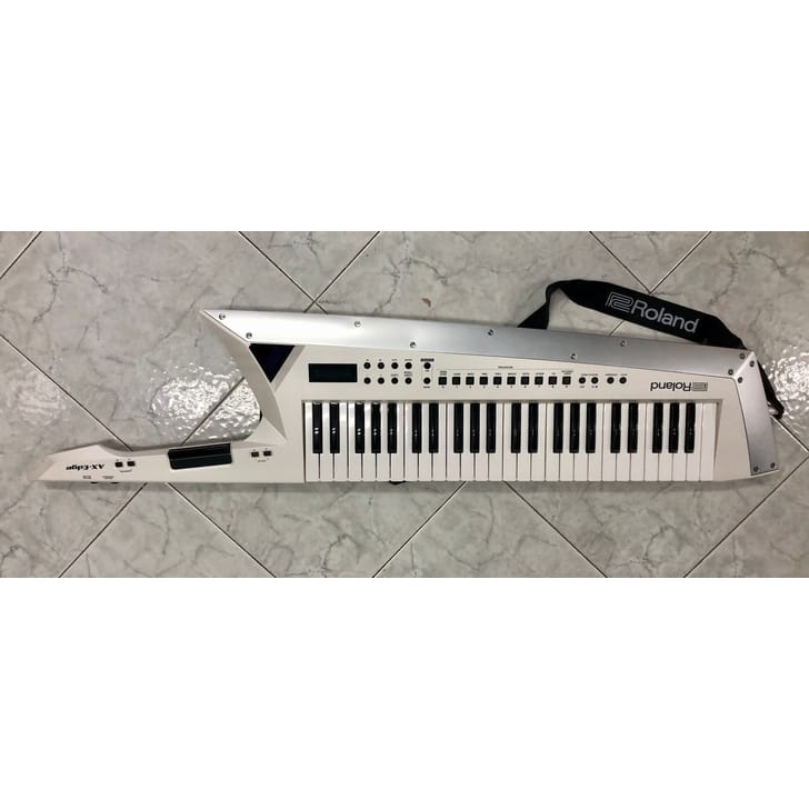 AX Edge Roland White Usato